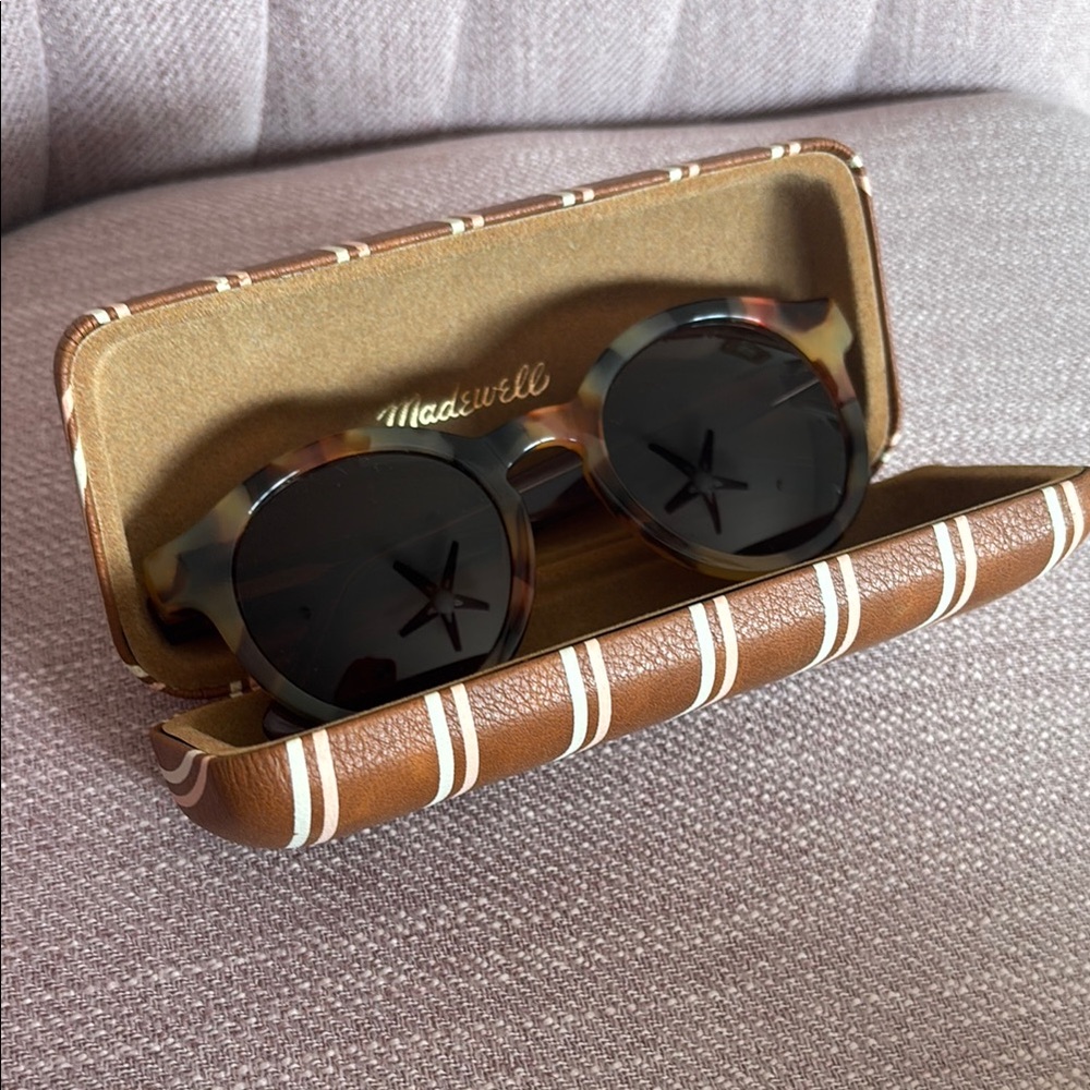 Madewell Tortoise Shell Round Sunglasses with case